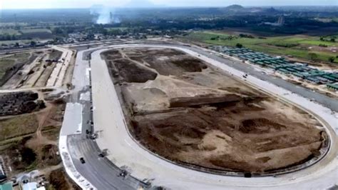 Modern racetrack to rise in Padre Garcia .